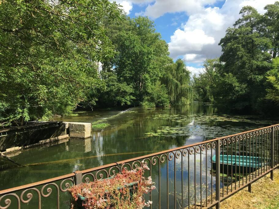 Magnifique Moulin Proche Chablis, Jacuzzi Et Riviere Villa Annay-sur-Serein Bagian luar foto