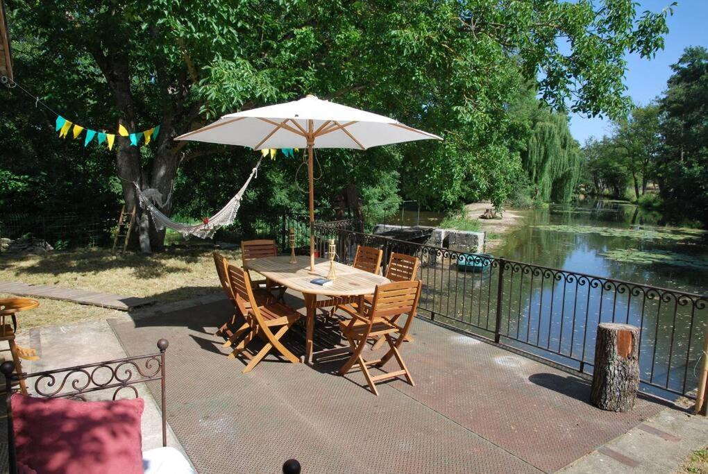 Magnifique Moulin Proche Chablis, Jacuzzi Et Riviere Villa Annay-sur-Serein Bagian luar foto