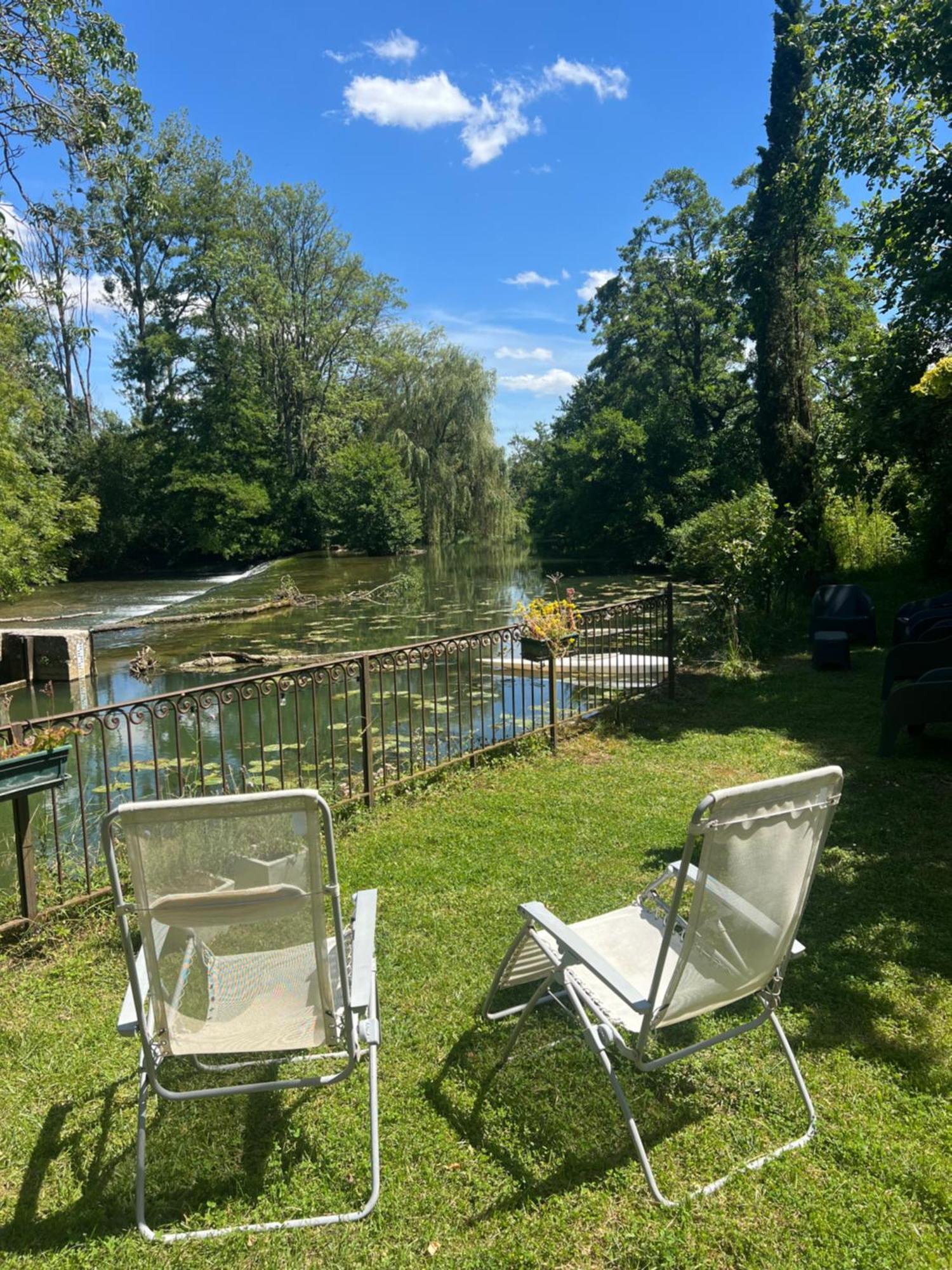 Magnifique Moulin Proche Chablis, Jacuzzi Et Riviere Villa Annay-sur-Serein Bagian luar foto
